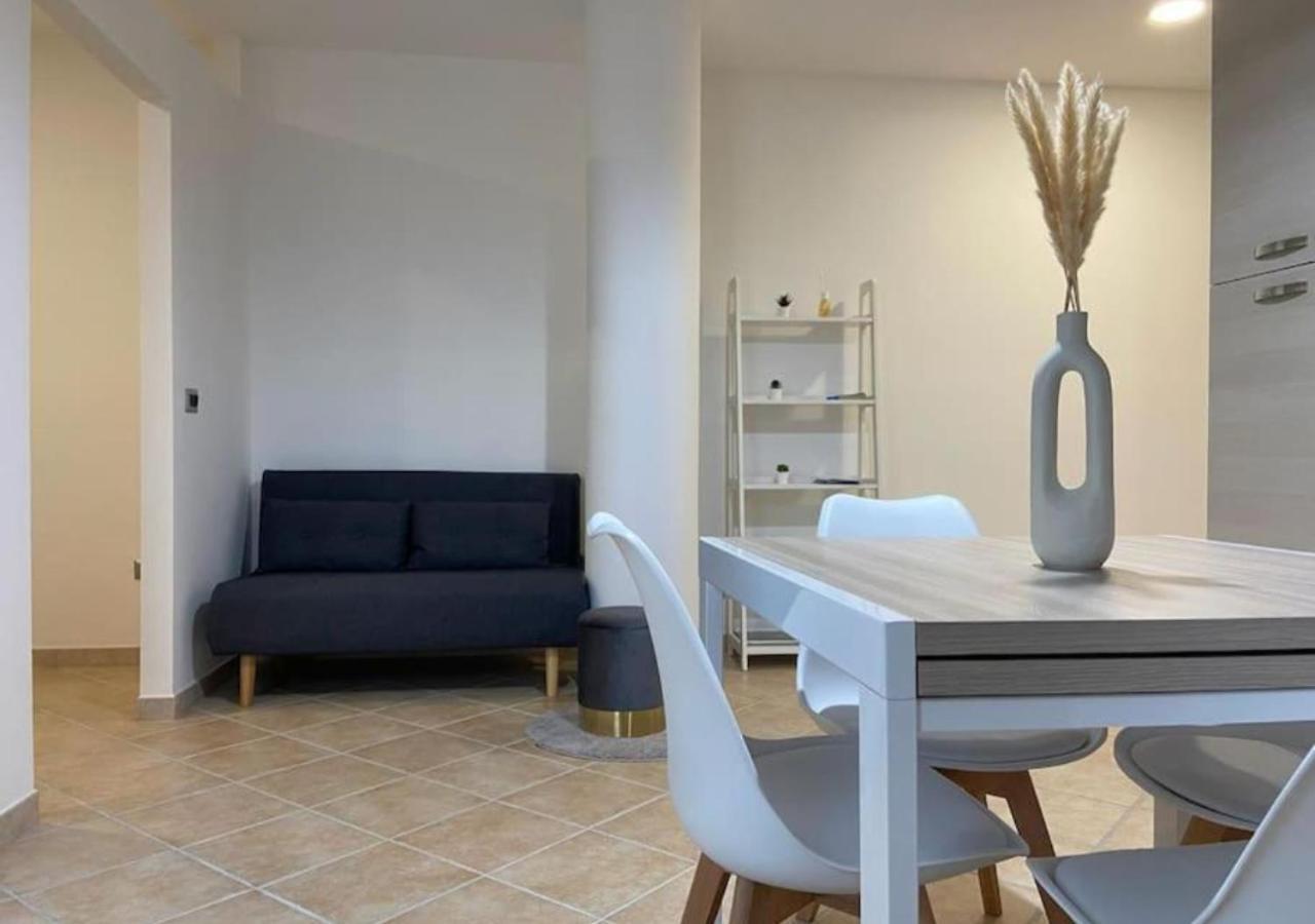 Loft Comodo Ed Elegante • Wi-Fi E Colazione Sanluri Екстериор снимка